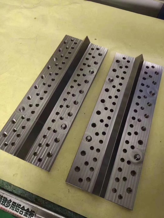 供應(yīng)口罩用熔噴布模具成品訂貨，現(xiàn)貨，噴孔0.25，長300mm